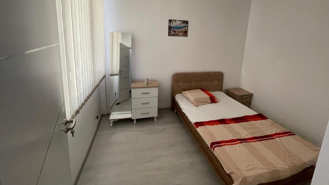 Got Prishtina Hostel Prishtine Bagian luar foto